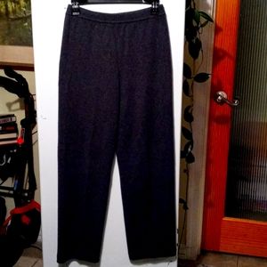 Preowned Neiman Marcus 100% cashmere sweater slack